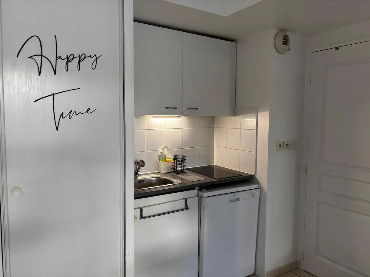 Apartment With Private Garage La Ciotat 0*,