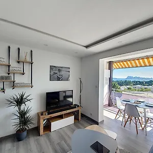 Appartement Vue Mer De La Baie Des Anges Avec Garage, La Ciotat